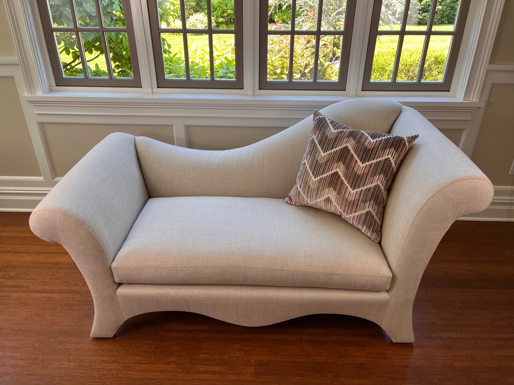 Luxurious Statement Chaise