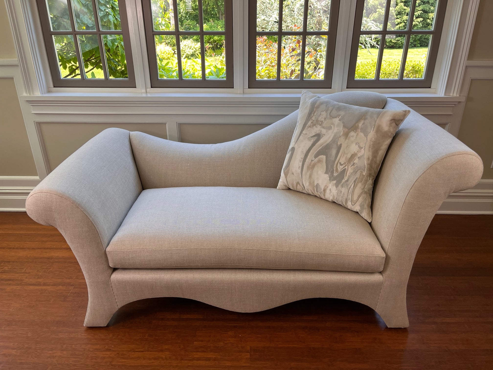 Luxurious Statement Chaise