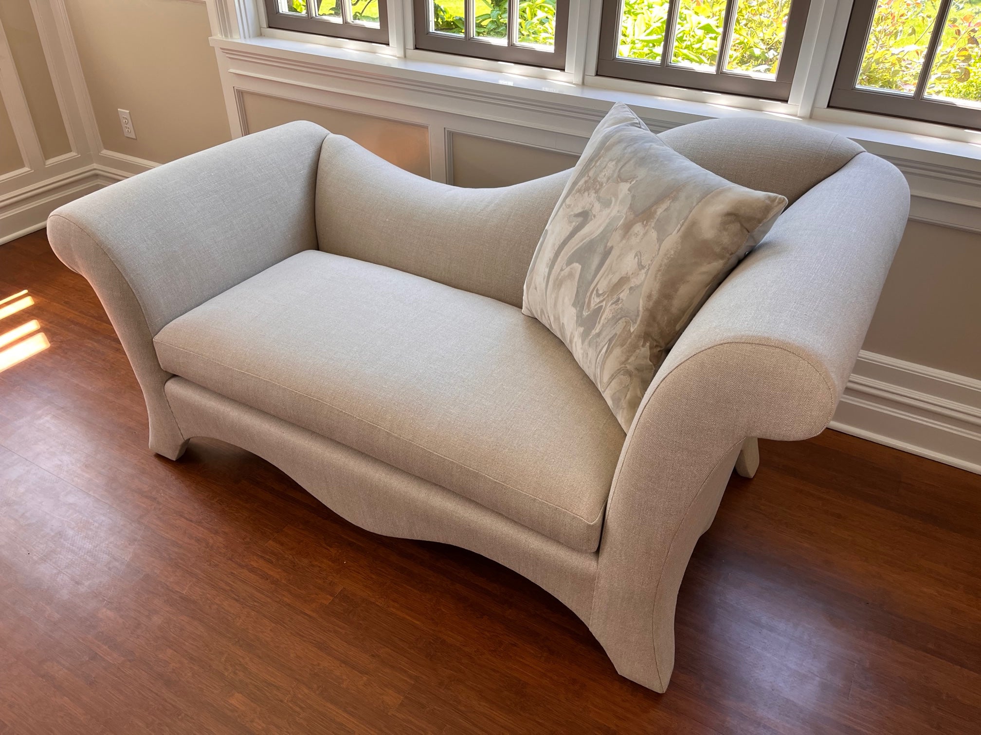 Luxurious Statement Chaise