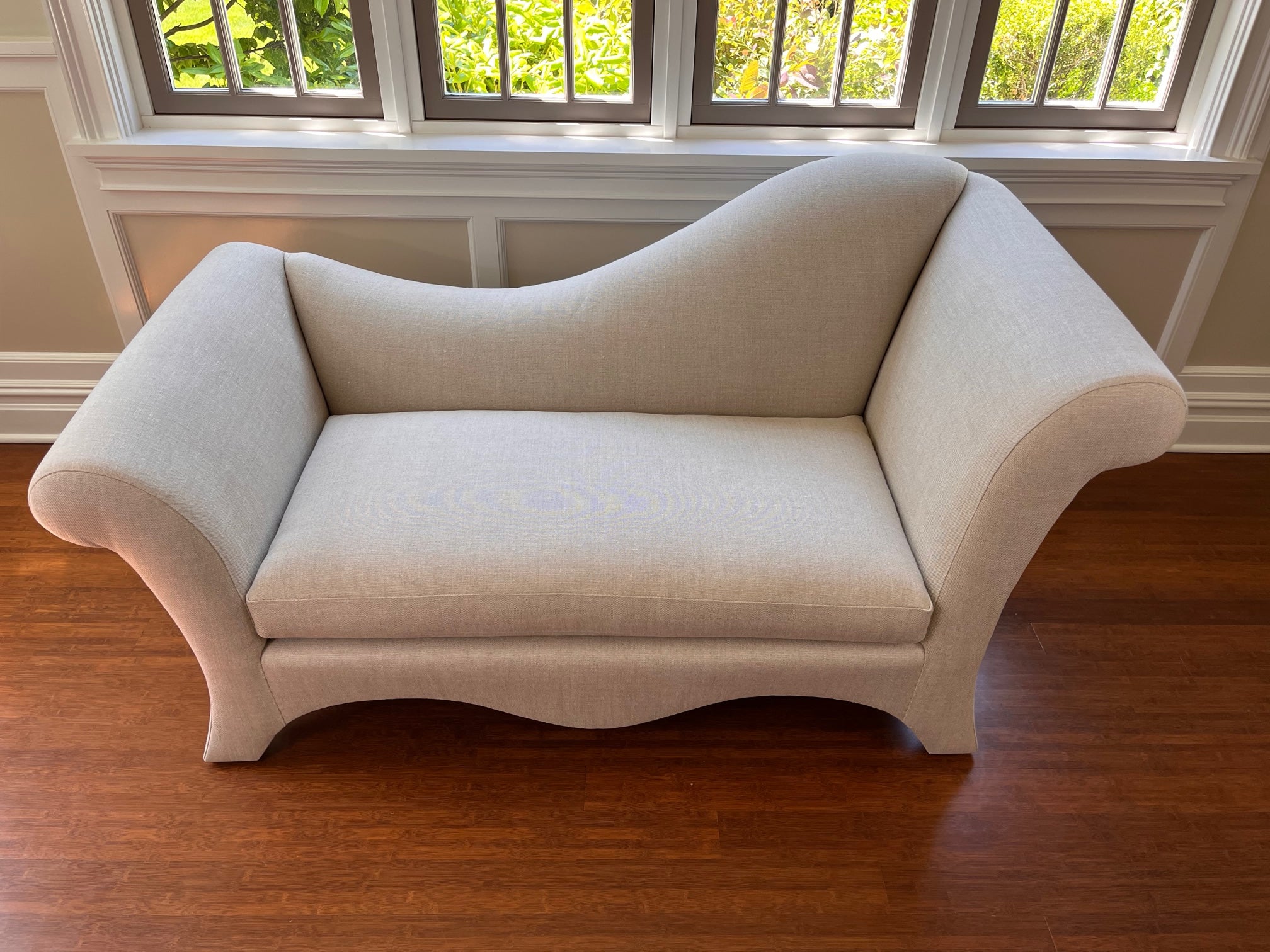 Luxurious Statement Chaise