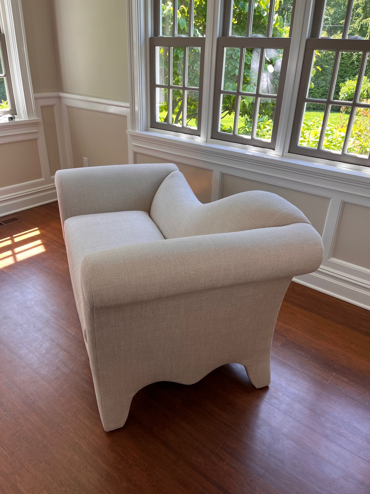 Luxurious Statement Chaise